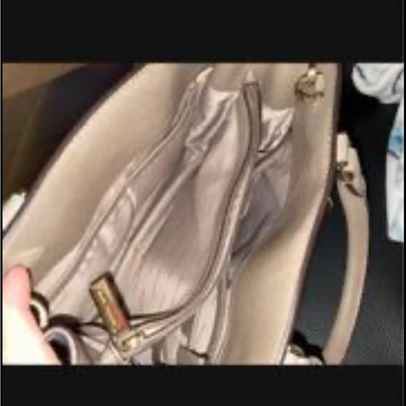 Michael kors handbag - Picture 8 of 9